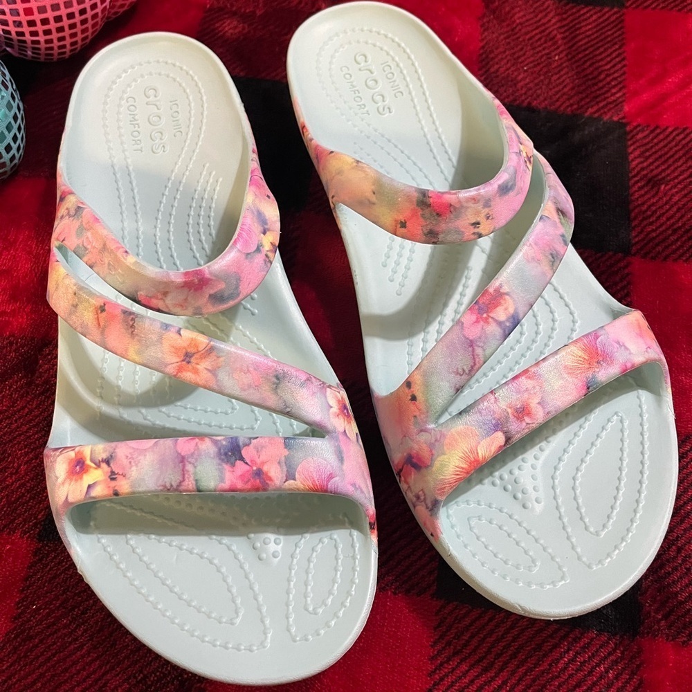 Crocs Women Multicoloured Printed Kadee II Dream Slip-On, Size 11 - Picture 2 of 16